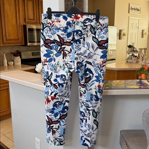 Chico’s Brigitte Cool Floral Ankle Pants - Picture 7 of 11